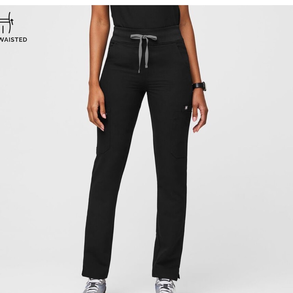 Yola Figs Scrub Pants in Small -Tall
